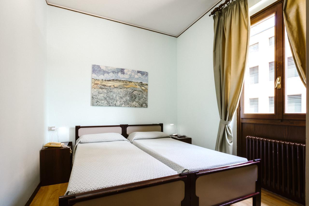 Hotel Meuble Moderno Laveno-Mombello Zewnętrze zdjęcie