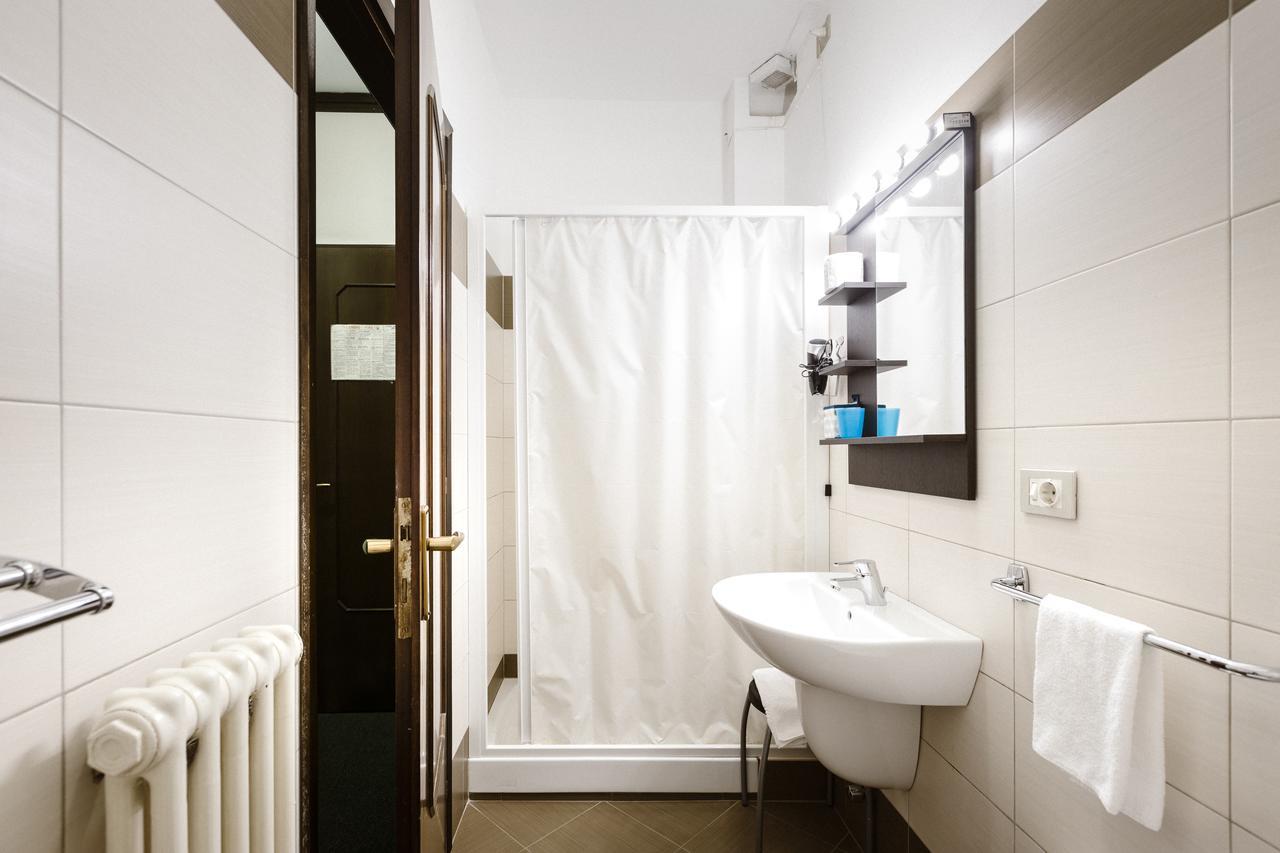 Hotel Meuble Moderno Laveno-Mombello Zewnętrze zdjęcie