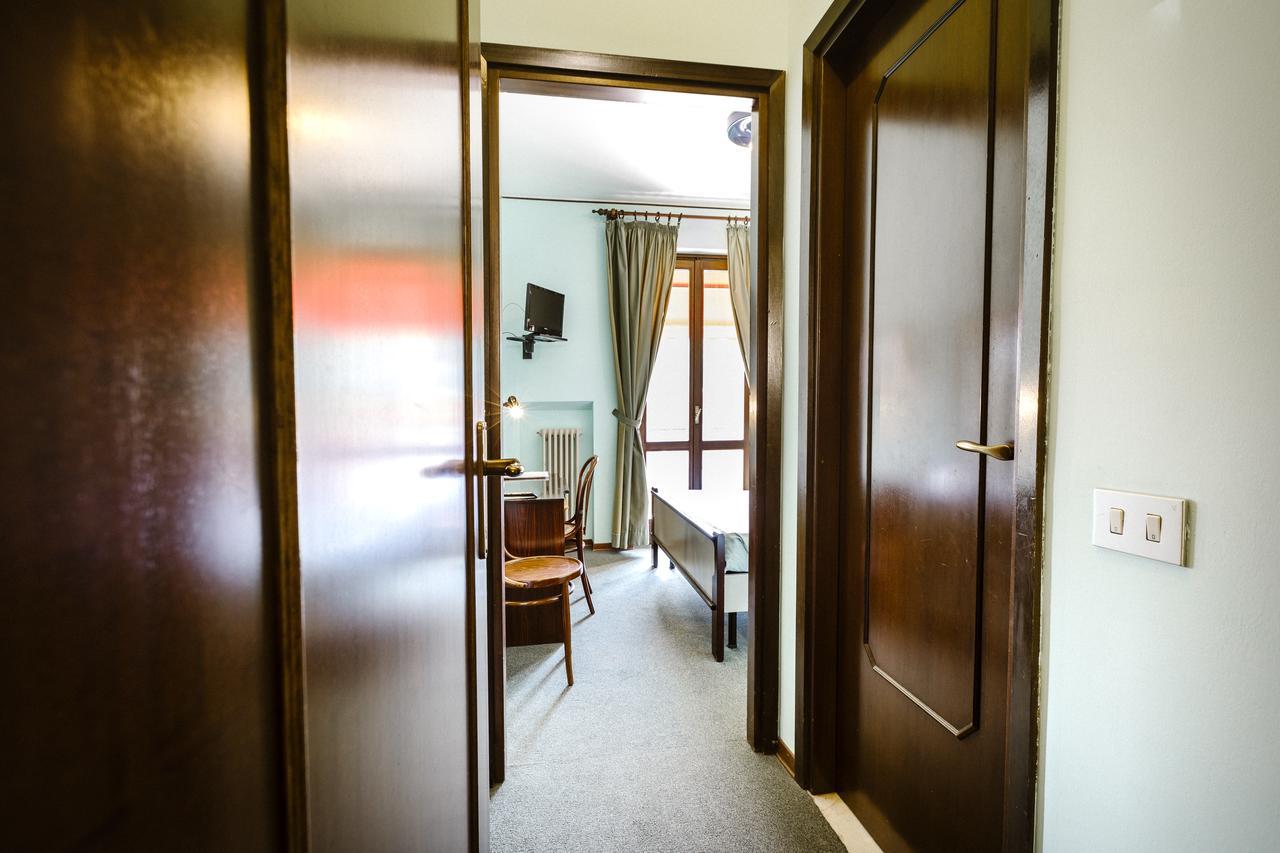 Hotel Meuble Moderno Laveno-Mombello Zewnętrze zdjęcie